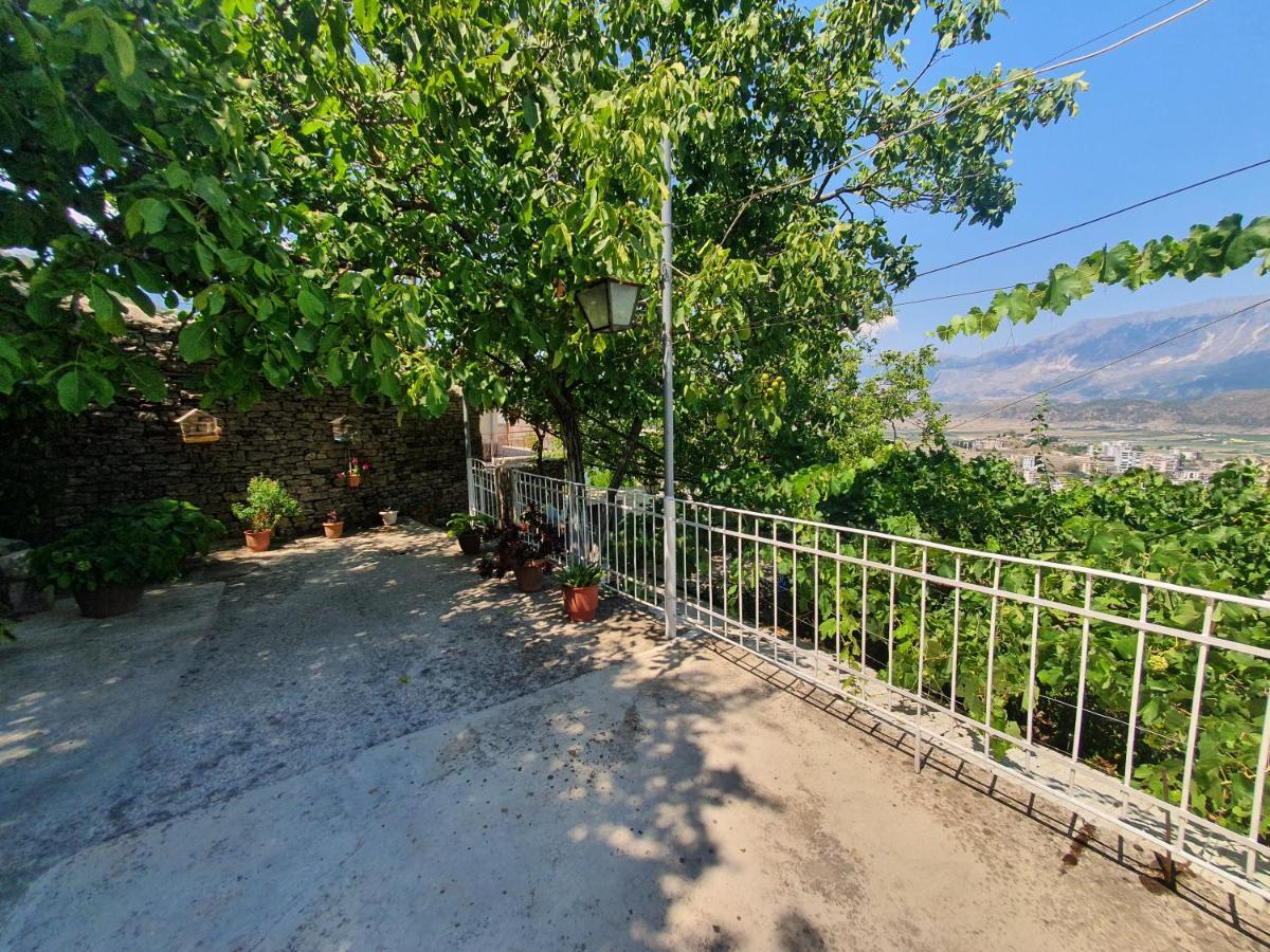 Riva Guest House Gjirokastër Exterior foto